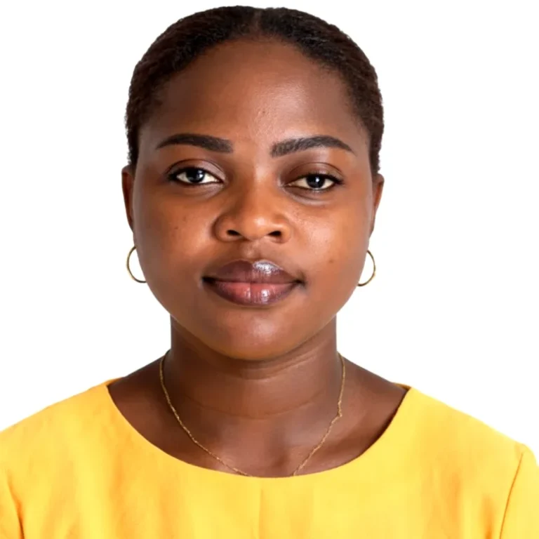 Aya Kouassi, formatrice en analyse de données